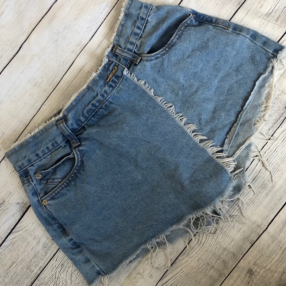 Frayed denim skort
